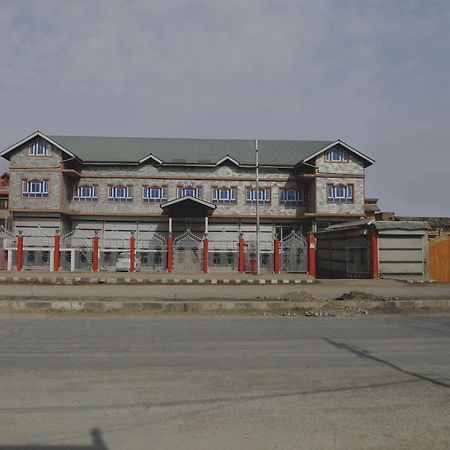 Capital O Sobo Central Srinagar  Luaran gambar